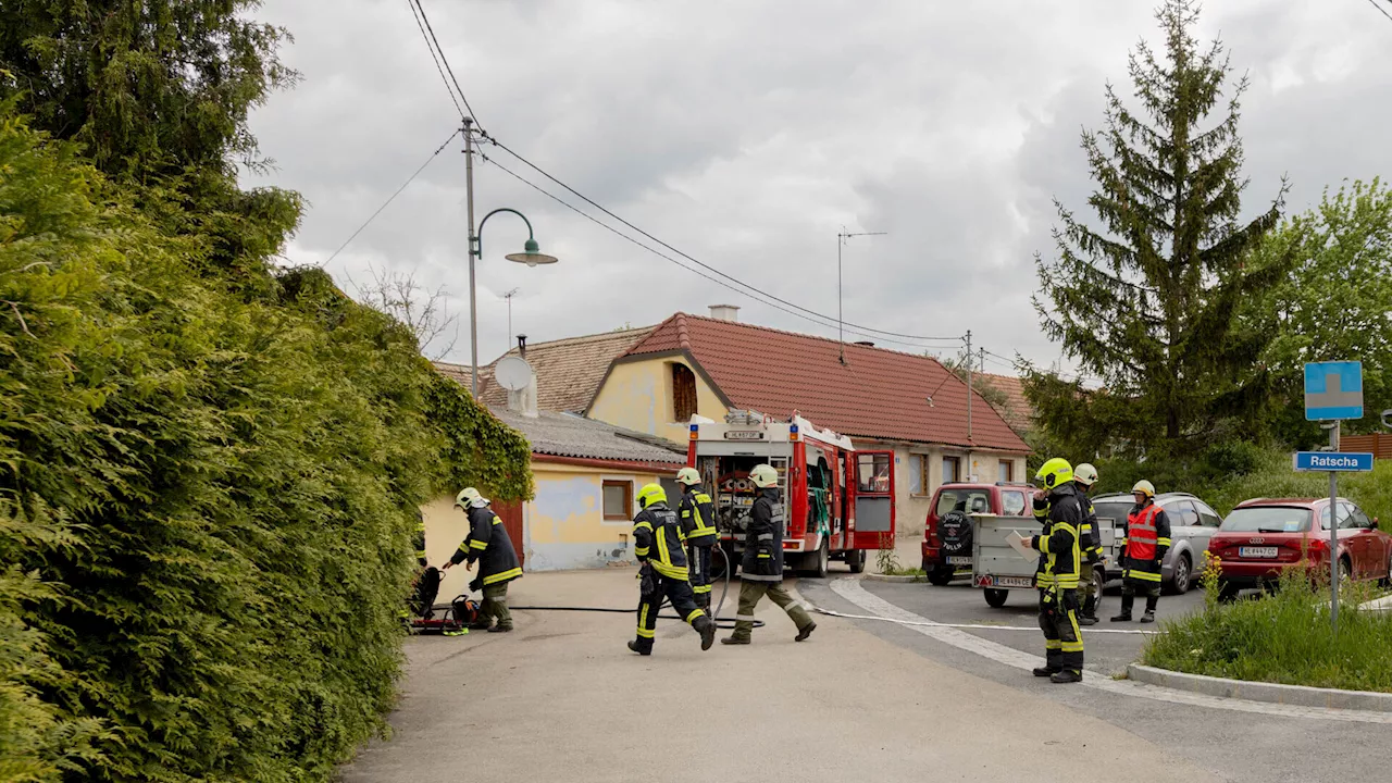 42 FF-Mitglieder löschten Sauna-Brand in Mitterretzbach