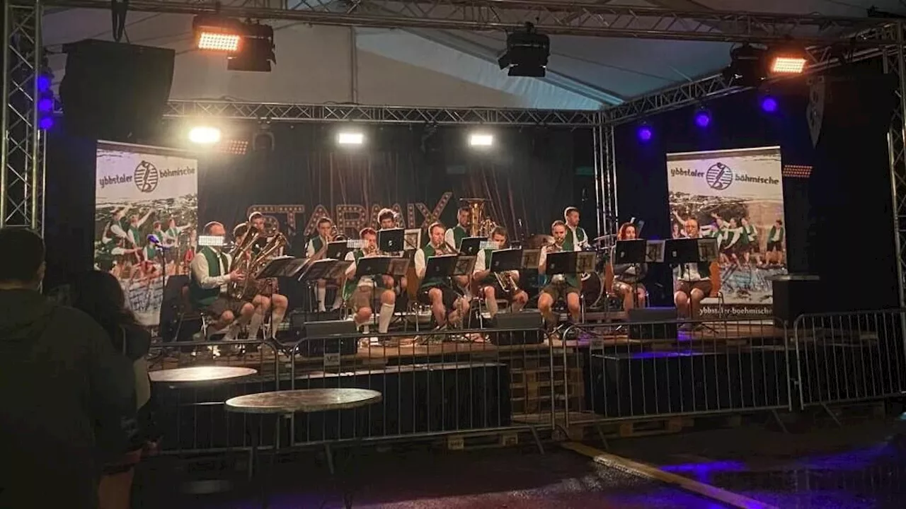 Gelungenes Opening der Zeltfest-Saison in Kröllendorf