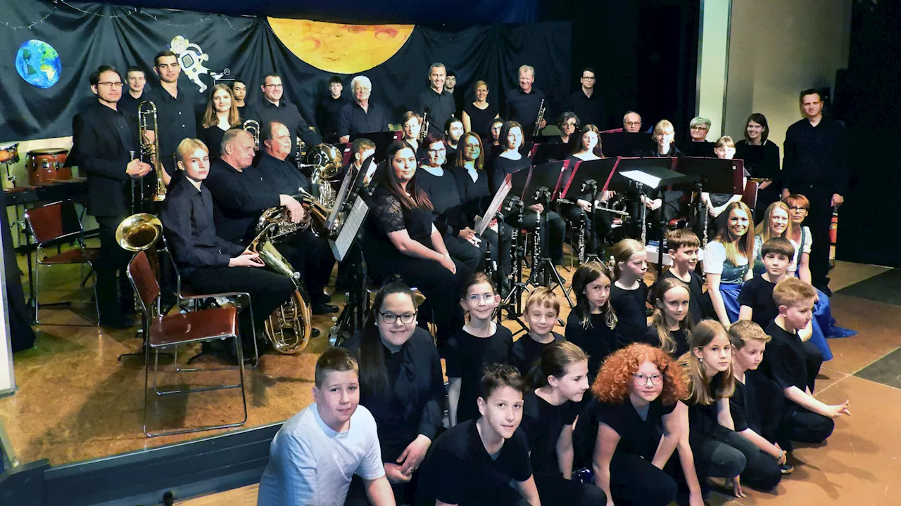 Konzert im Kulturhaus Gmünd: Mit Blasmusik eine Reise zum Mond erlebt