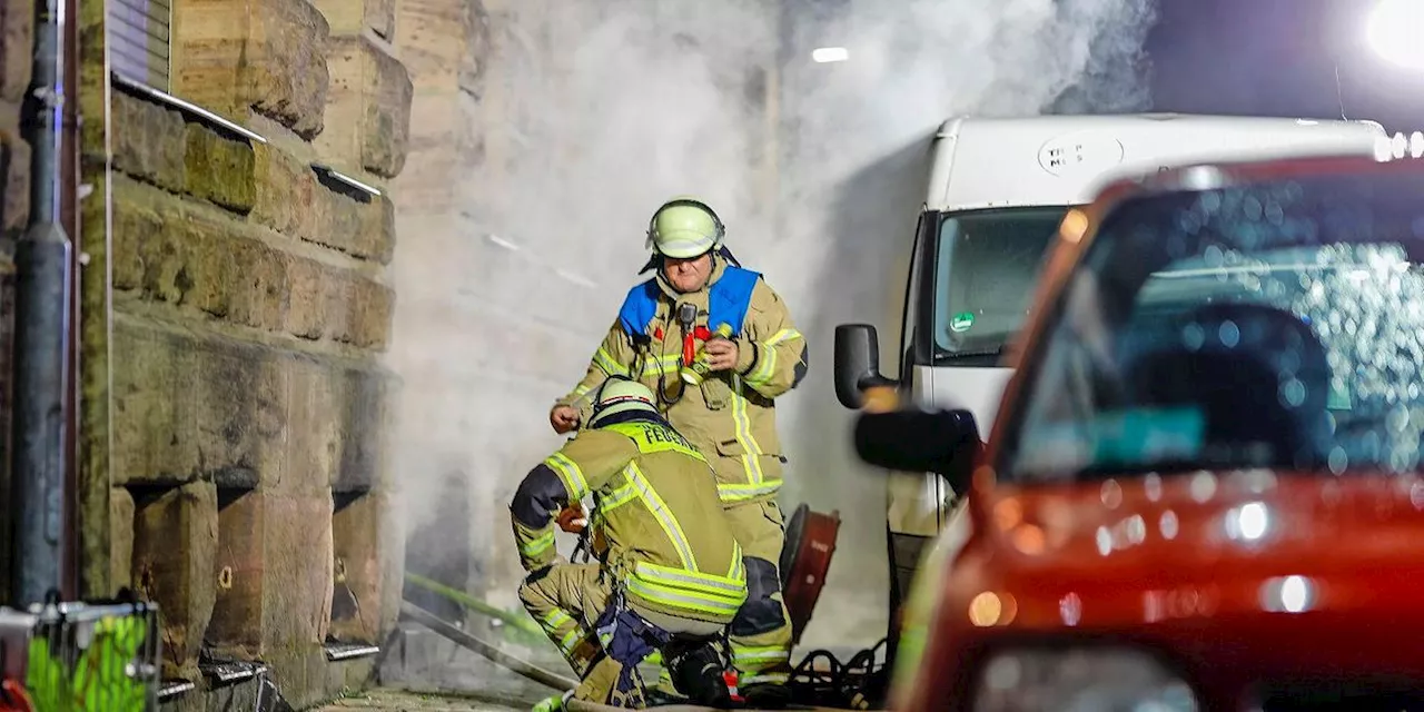 Feuer am Schießplatz: Keller von Wohnhaus in Fürther Innenstadt in Flammen