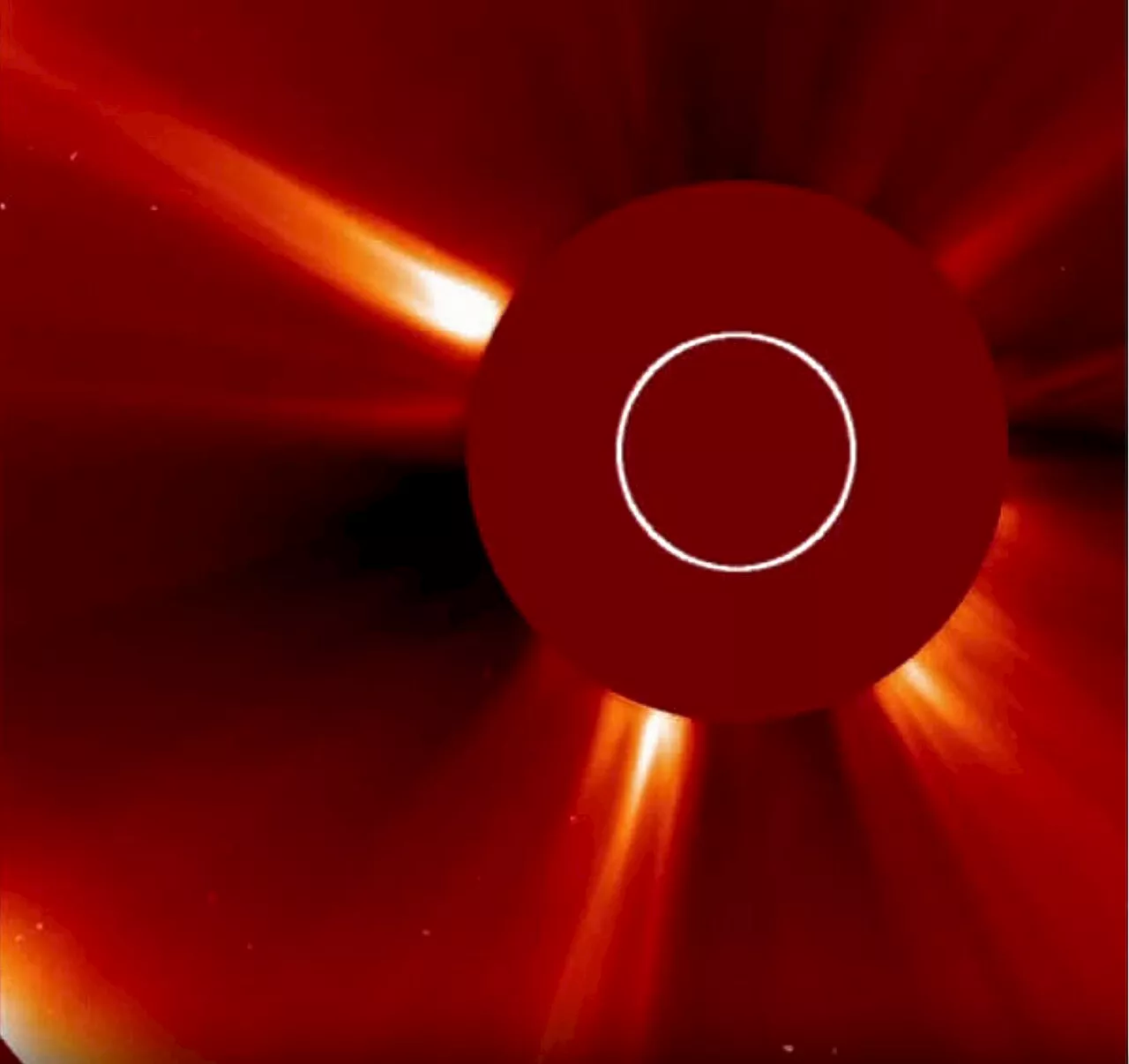 Doomed comet spotted near the sun during the April 8 total solar eclipse