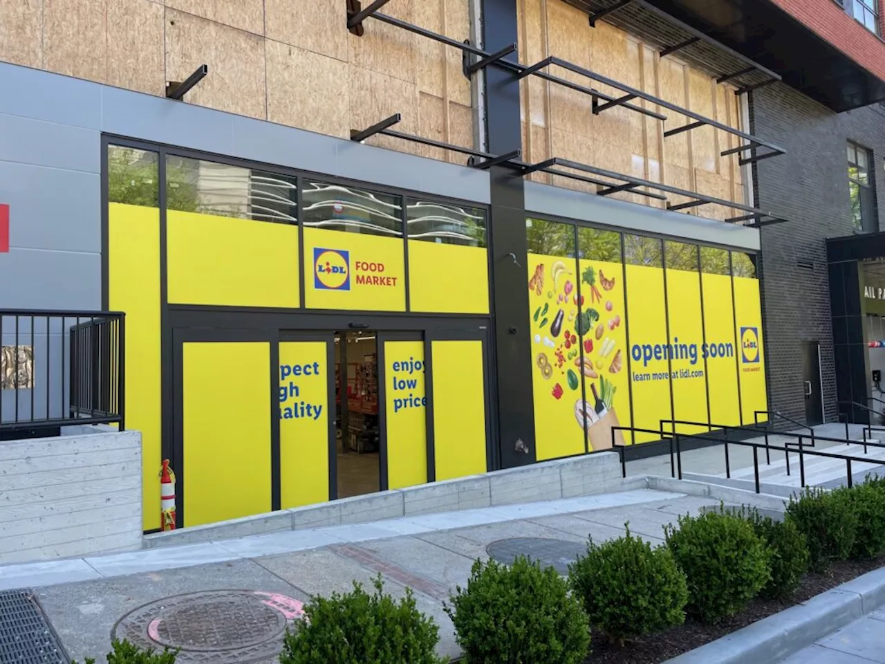 Continuing coverage of new Lidl signage at Upton Place cont.
