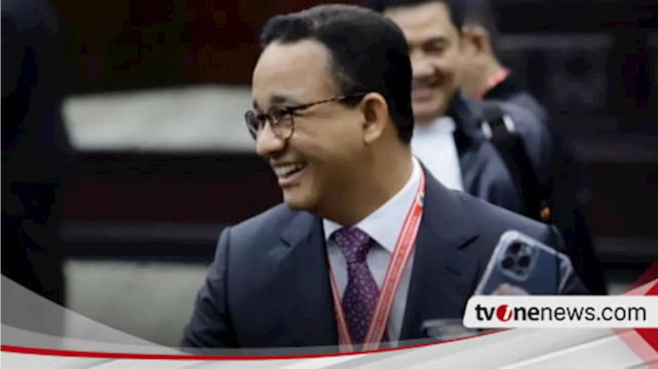 Anies Baswedan Senyum dan Geleng-Geleng Kepala saat Mendengar Pertimbangan Hukum oleh Hakim MK