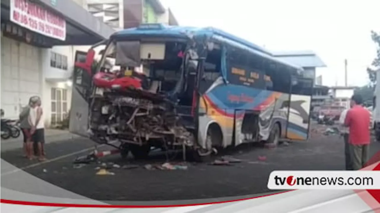 Bus Sugeng Rahayu Tabrak Truk di Nganjuk, Lima Luka dan Kernet Terjepit Bodi Bus