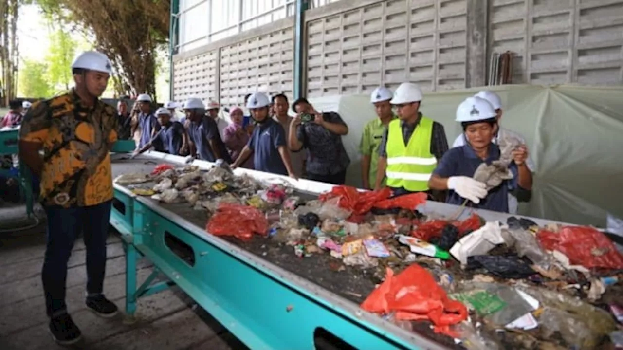 Pemkot Tangsel Tiap Hari Berjibaku Atasi 1000 Ton Sampah, Benyamin: Persoalan yang Serius