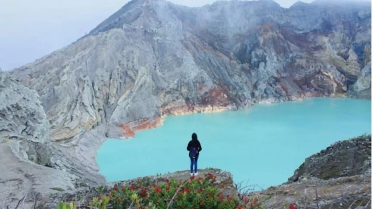 Wisatawan Asal China Tewas Terjatuh Usai Foto di Atas Puncak Kawah Ijen