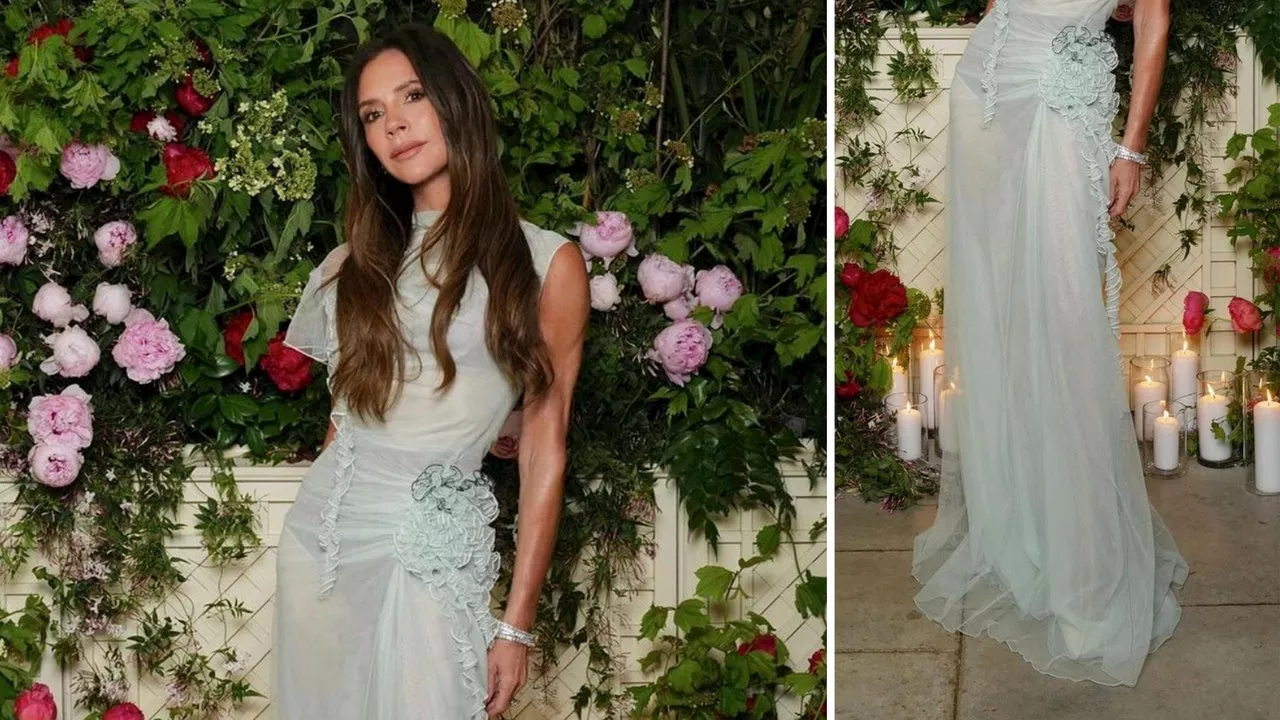 Cómo llevar vestido transparente a los 50+ como Victoria Beckham en 2024