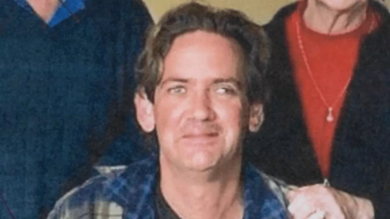 Coles worker goes missing in Melbourne, prompting urgent police appeal