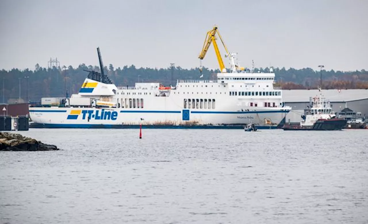 Olycksfärja sätts in för passagerartrafik