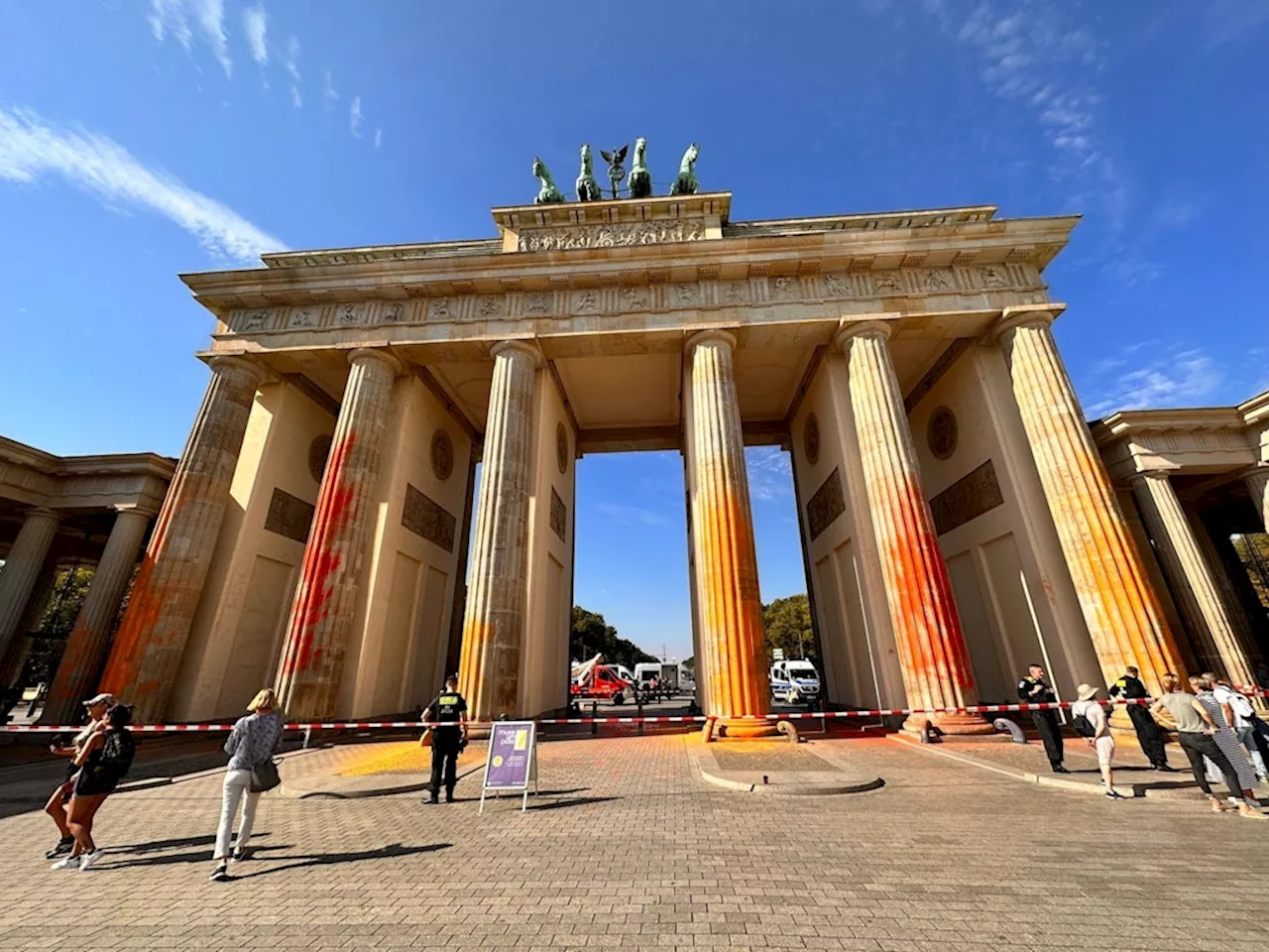 Brandenburger Tor: Bewährungsstrafen für Klimaaktivisten der Letzten Generation nach Farbattacke in Berlin