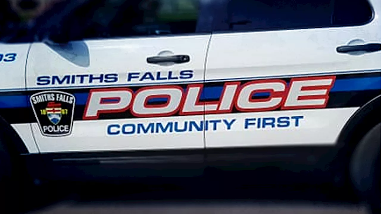 Man accused of making threats against two police officers in Smiths Falls, Ont.