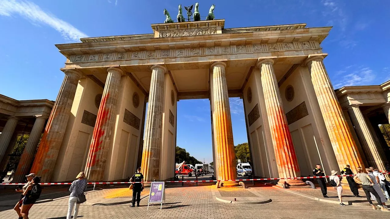 Urteil in Berlin: Farbattacke auf Brandenburger Tor – Bewährungsstrafen für Klimaaktivisten