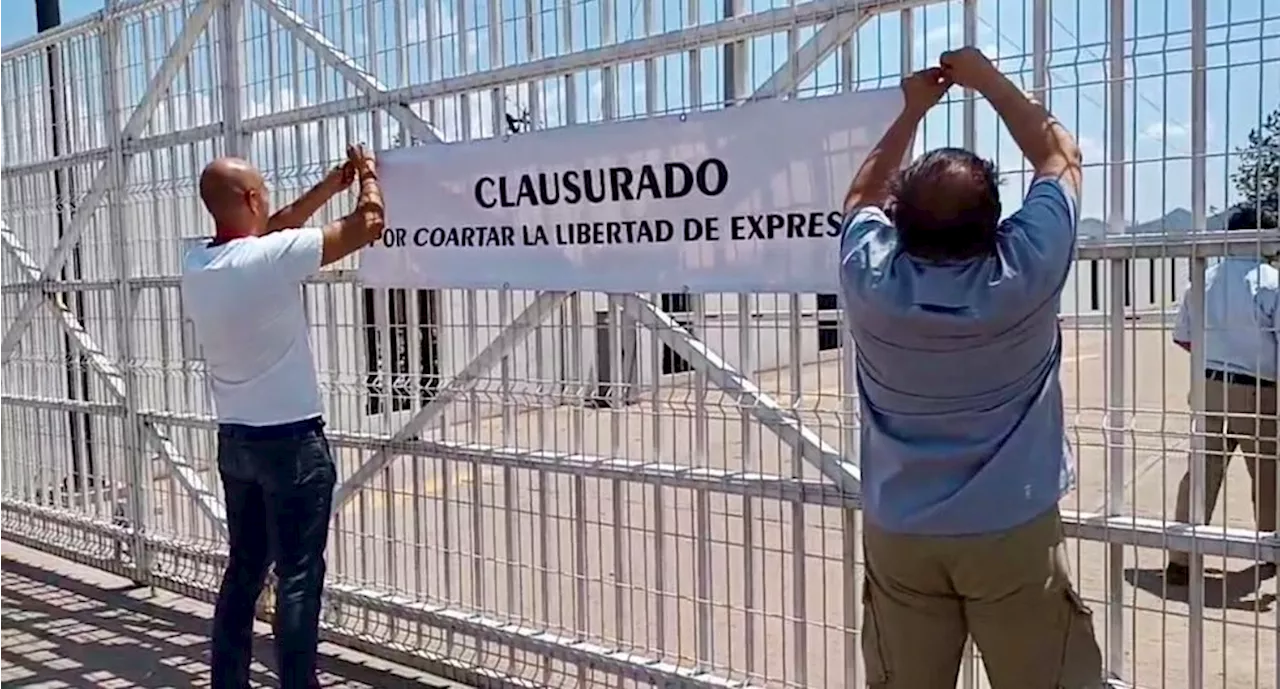 Periodistas clausuran simbólicamente sede del Instituto Electoral de Guanajuato; denuncian censura