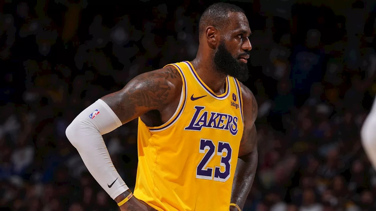 Lakers' LeBron James sounds off on officiating, replay center