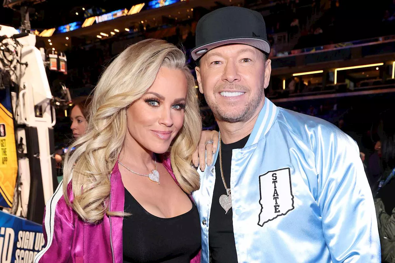 Donnie Wahlberg reveals that wife Jenny McCarthy is on his phone during Blue Bloods dinner scenes