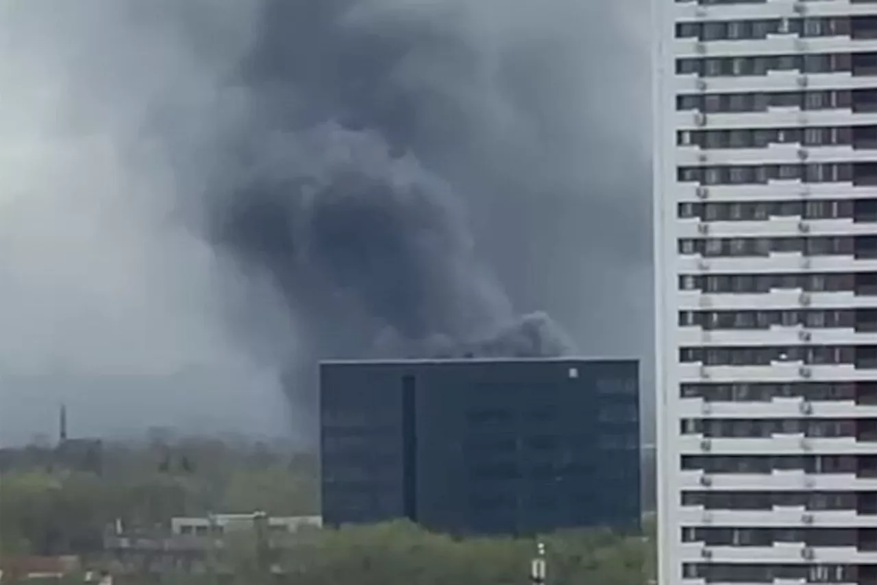 В Подмосковье начался пожар на складе