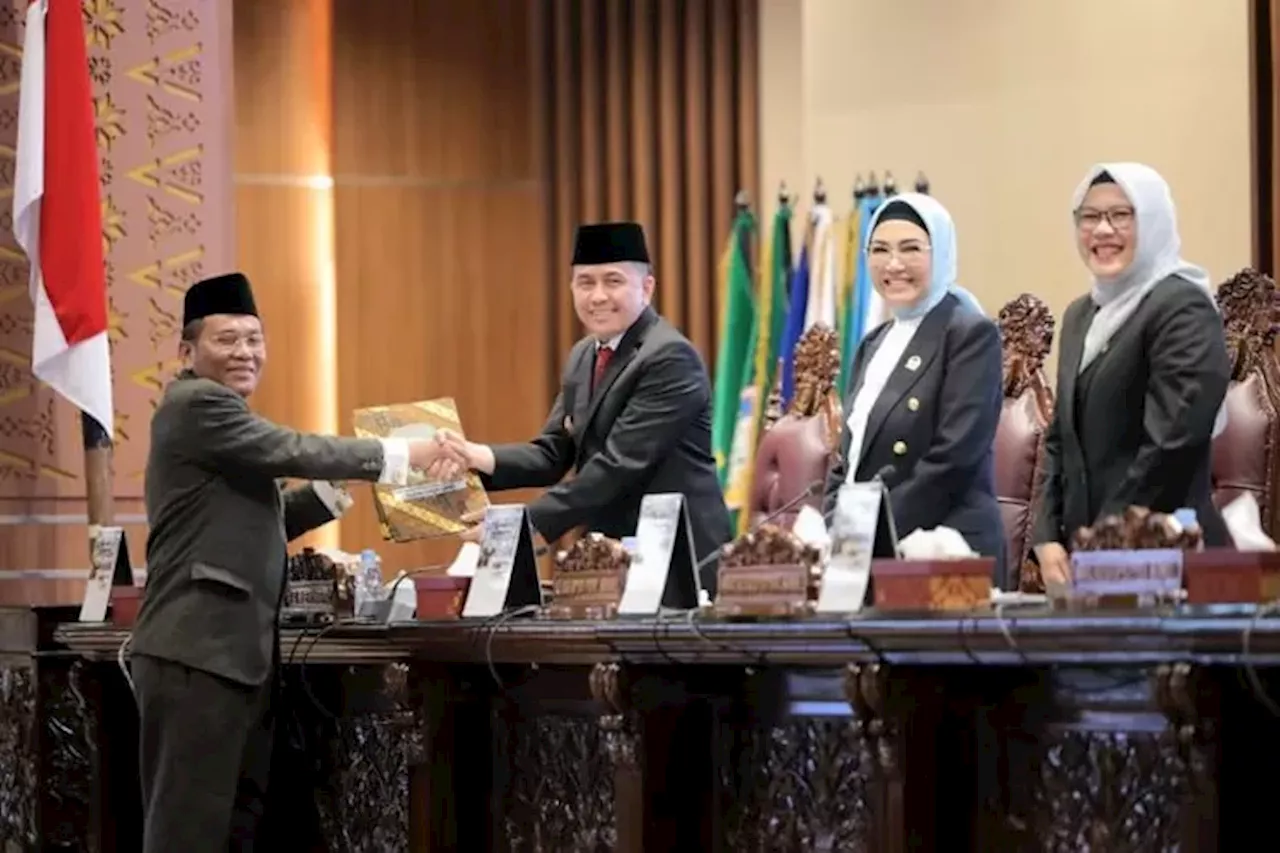 Pj Gubernur Agus Fatoni Sampaikan Penjelasan Terkait Enam Raperda Provinsi Sumsel