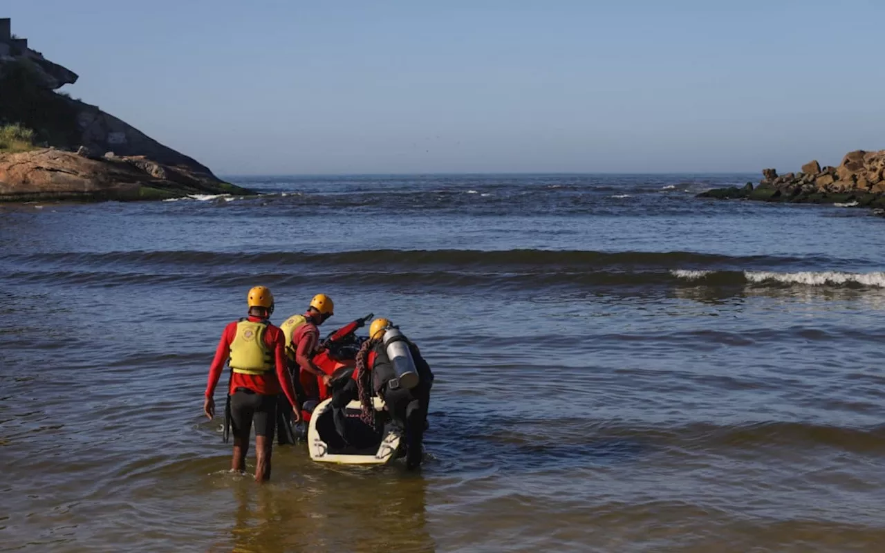 Bombeiros seguem na busca por entregador desaparecido após acidente com moto aquática na Barra