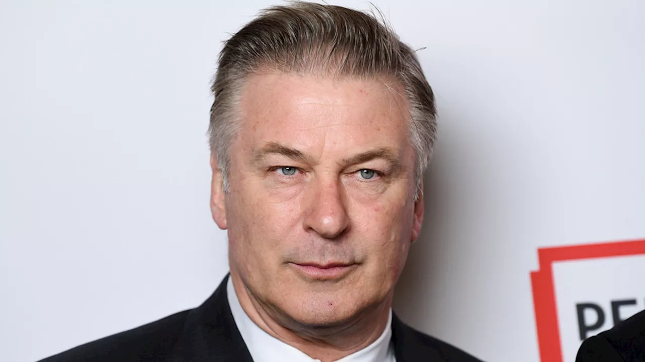 Alec Baldwin taunted by anti-Israel protester in NYC: 'Say free Palestine one time'