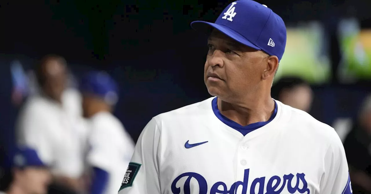 Dodgers Dugout: Survey shows fans are solidly behind Dave Roberts