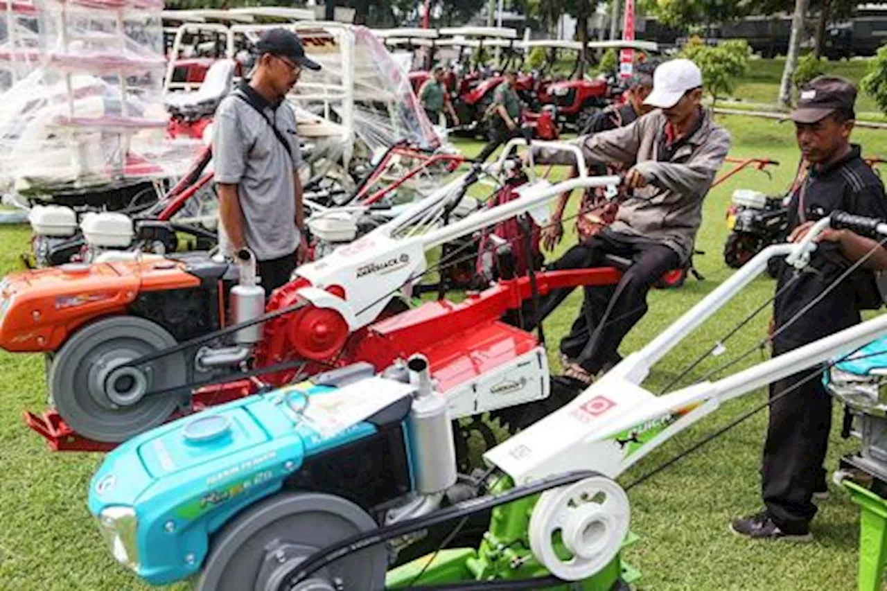 Penyaluran Bantuan Mesin Pertanian