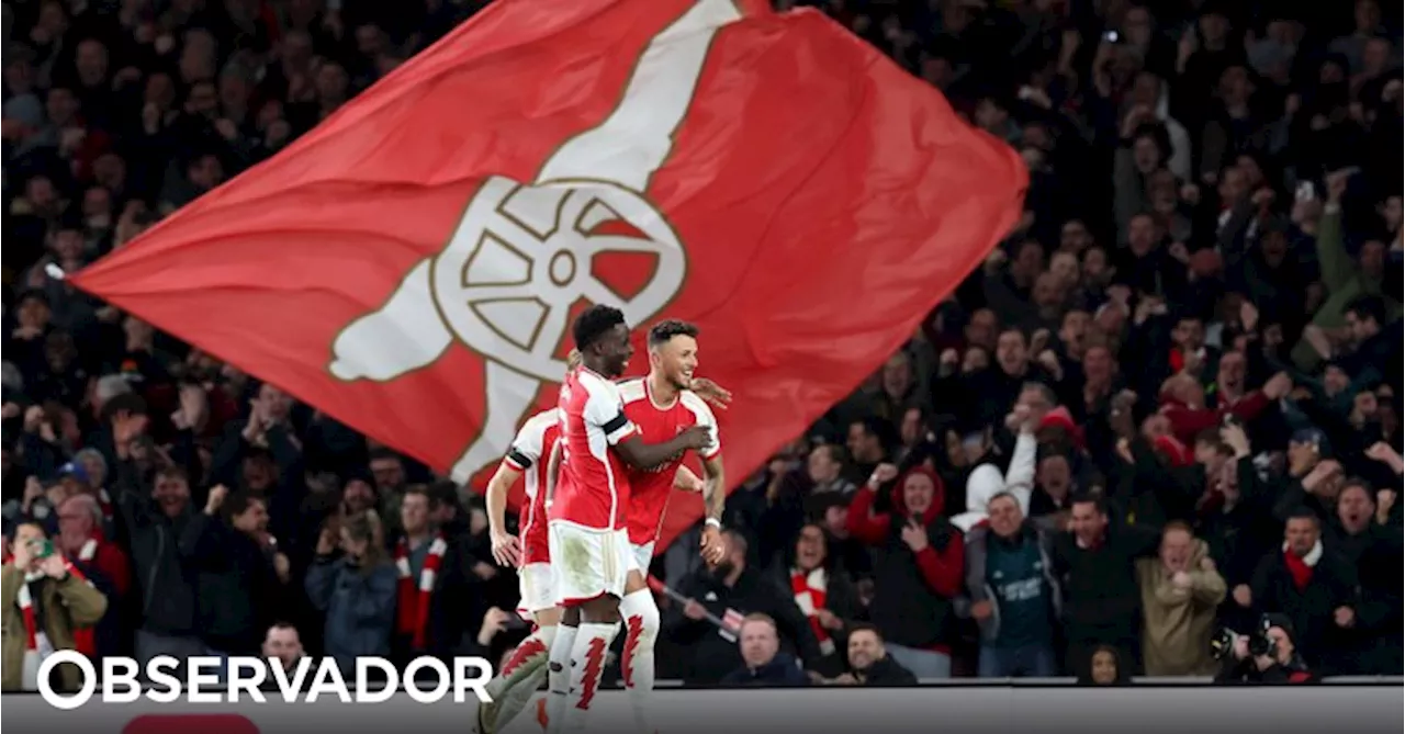 Arsenal goleia Chelsea e isola-se provisoriamente na liderança da Premier League