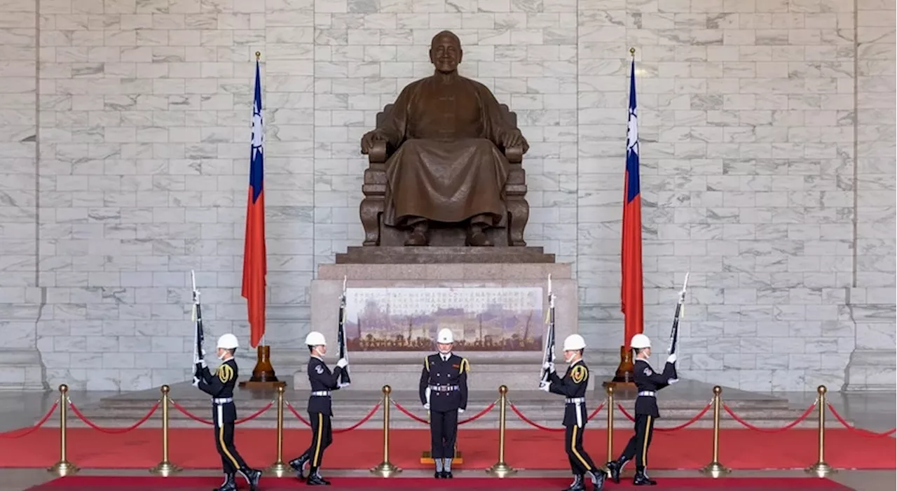 Quase 800 estátuas de Chiang Kai-shek vão desaparecer em Taiwan