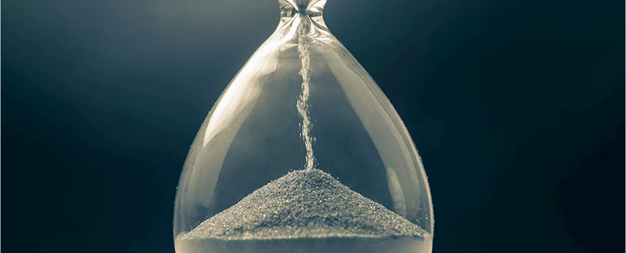 Physicists Can Finally Explain How Sand in an Hourglass Can Suddenly Stop Flowing