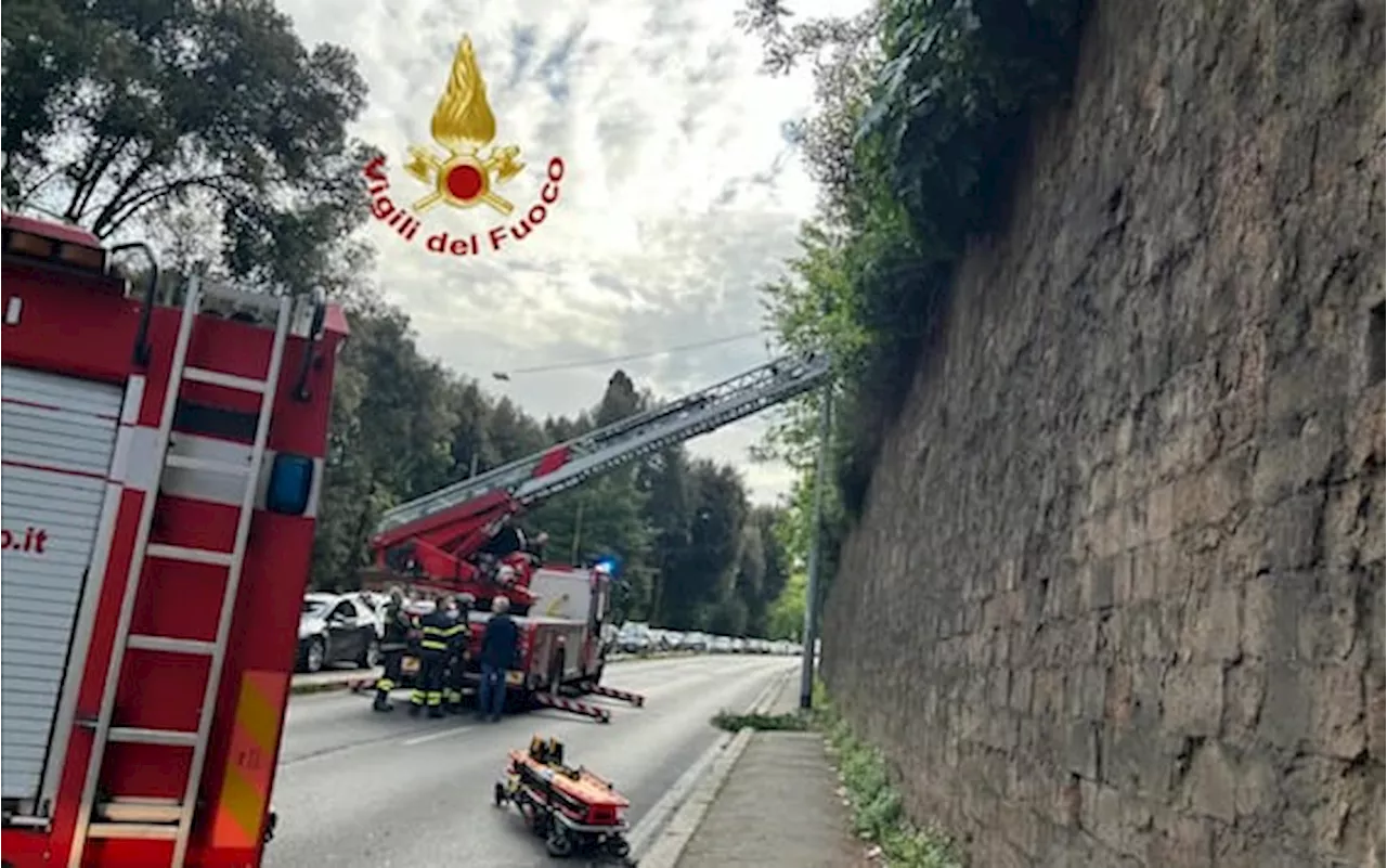 Roma, ragazza precipita dalla terrazza del Pincio: è ferita