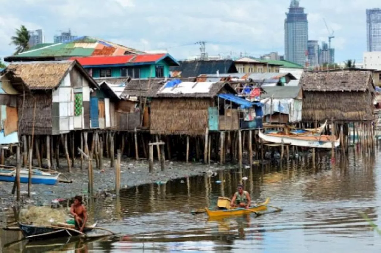 4 out of 10 Filipinos consider themselves poor