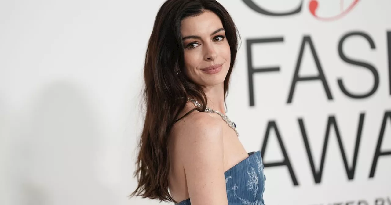 Anne Hathaway Had to Kiss 10 Men for ‘Gross’ Chemistry Test