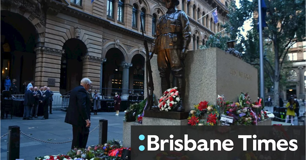 Thousands gather in Sydney to mark Anzac Day in biggest crowd in recent years