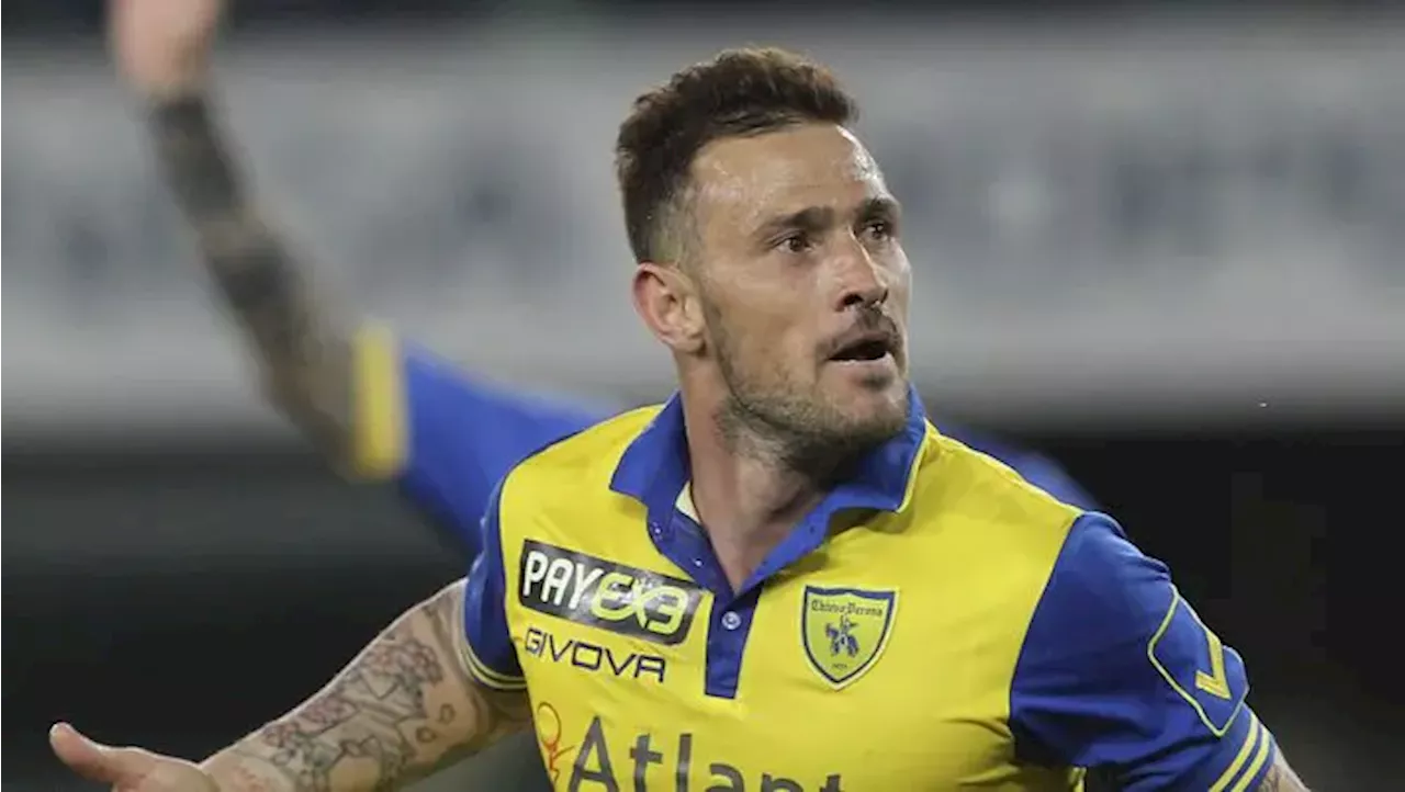 Serie A: Antonio Flores slams Napoli fans for comparing Osimhen to club legend