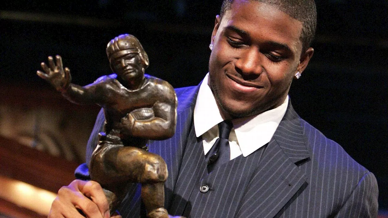 Reggie Bush to have Heisman Trophy returned