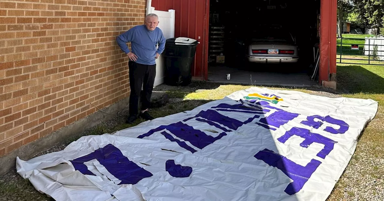 Banner day: Kaysville man owns unique (and large) piece of Jazz history