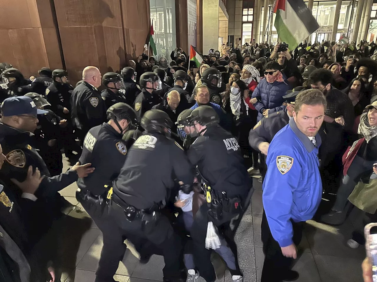 U.S. students protesting Gaza war arrested after barricading building