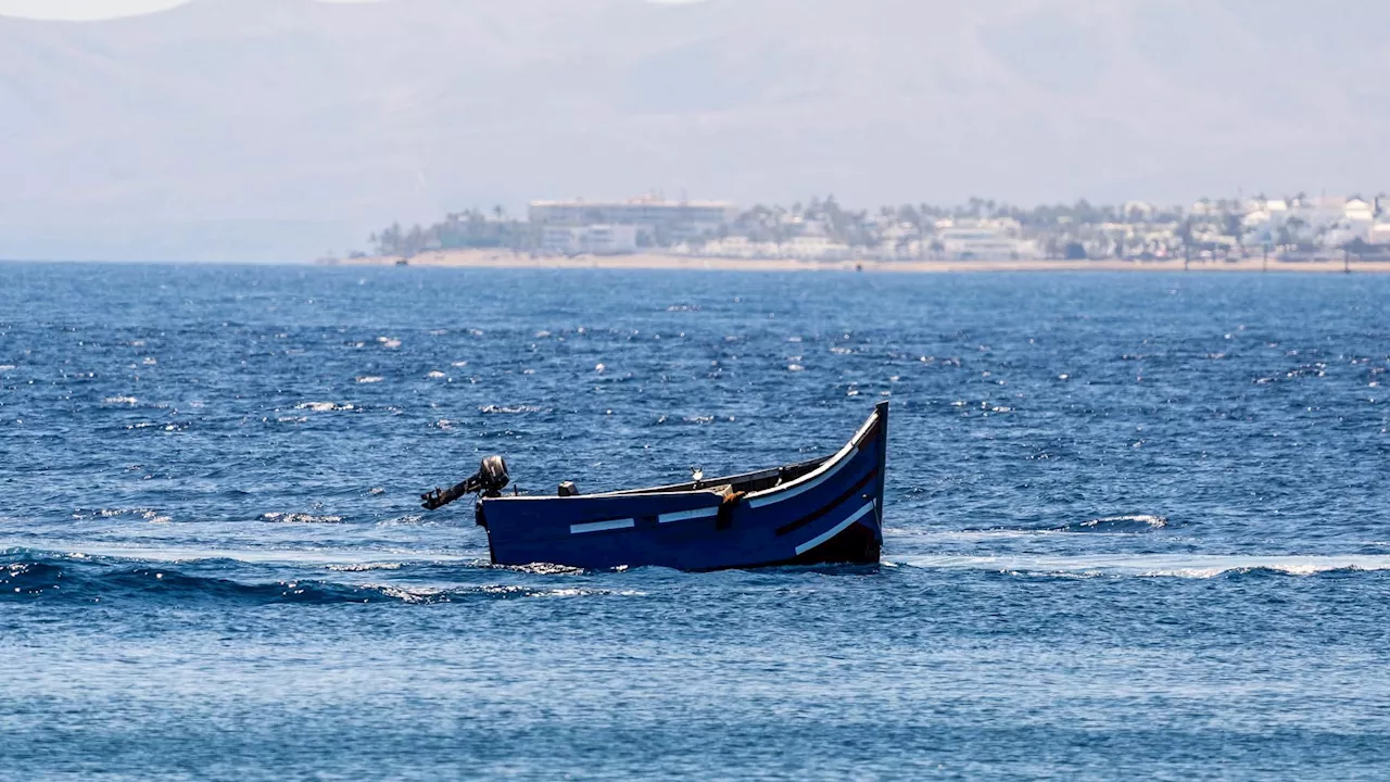 Localizan a ocho migrantes en una playa de Cádiz tras llegar en una patera