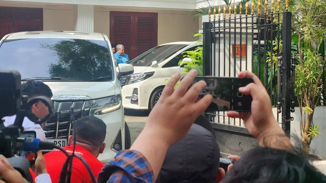 Prabowo-Gibran Berangkat Bareng ke KPU dari Kertanegara untuk Penetapan Presiden-Wapres Terpilih