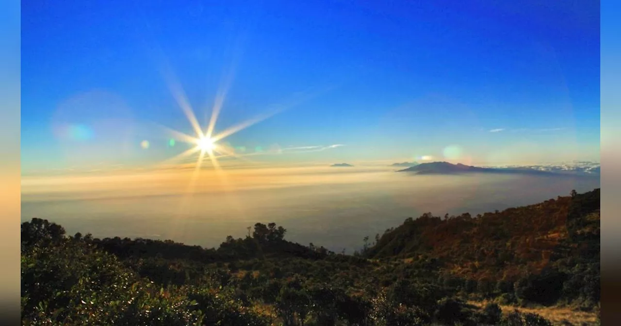 7 Mitos Gunung Lawu Paling Populer, Pasar Setan Sampai Pantangan Baju Hijau