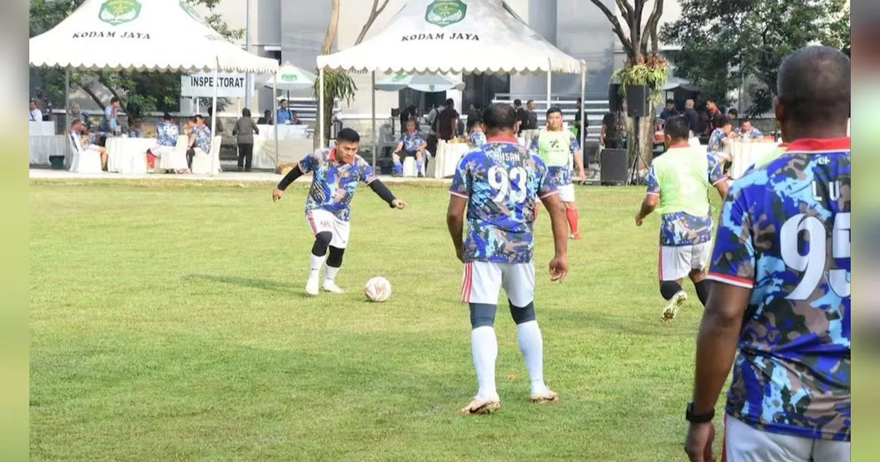 Duet Maut Duo Jenderal TNI dan Polri di Lapangan Hijau, Lincah Mengolah Bola