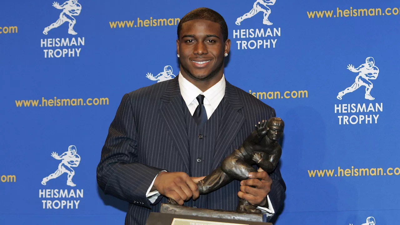 Reggie Bush has his 2005 Heisman Trophy returned