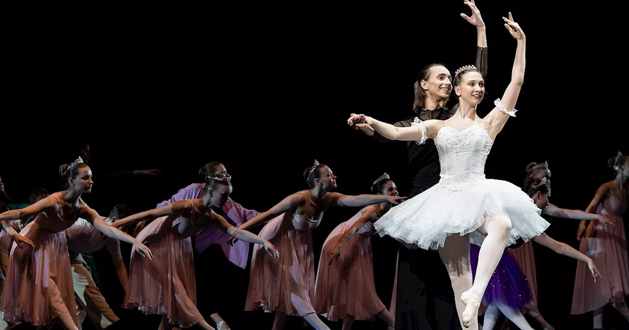 Berührende Überraschung bei Ballett-Show in der Bielefelder Stadthalle