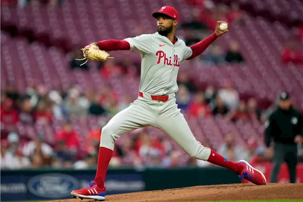 Cristopher Sánchez struggles, fielding errors doom Phillies in 8-1 loss to Cincinnati Reds