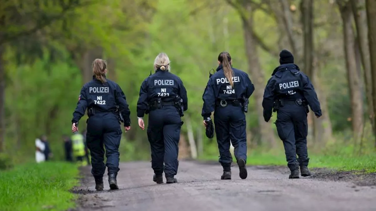 Bremervörde: Suche nach vermisstem Arian an Land und im Wasser