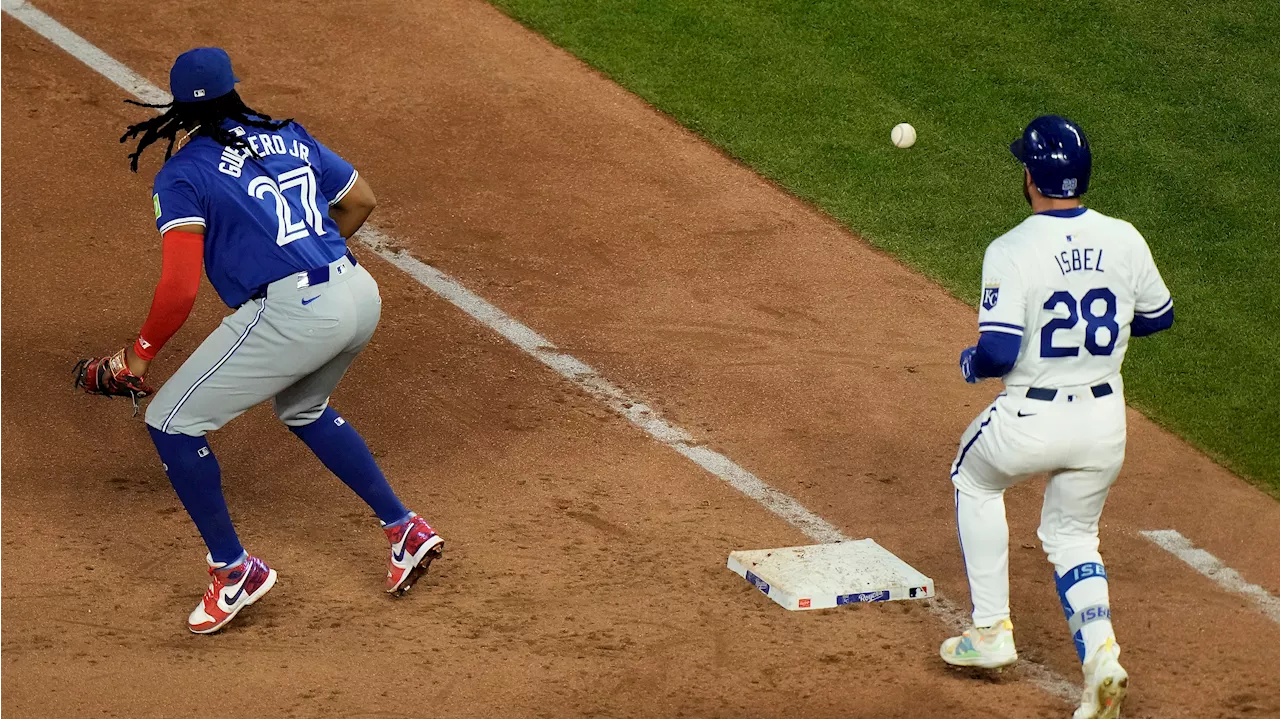 Blue Jays' Guerrero Jr. takes responsibility for game defining error