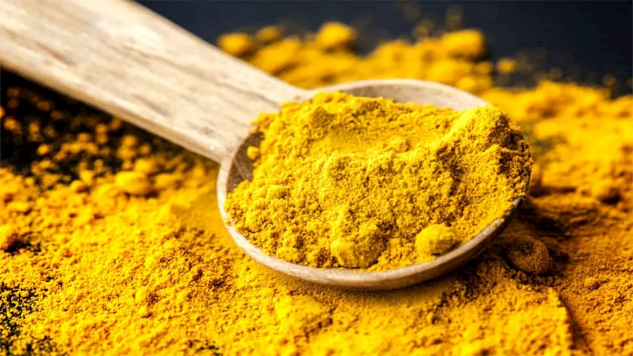 Turmeric For Skin: ત્વચાના 3 રોગને દવા વિના મટાડે છે હળદર, જાણો કેવી રીતે કરવો ઉપયોગ ?