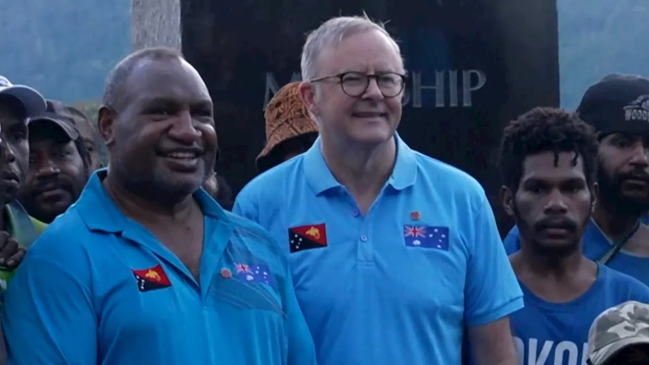 Prime minister honours Anzacs in Papua New Guinea