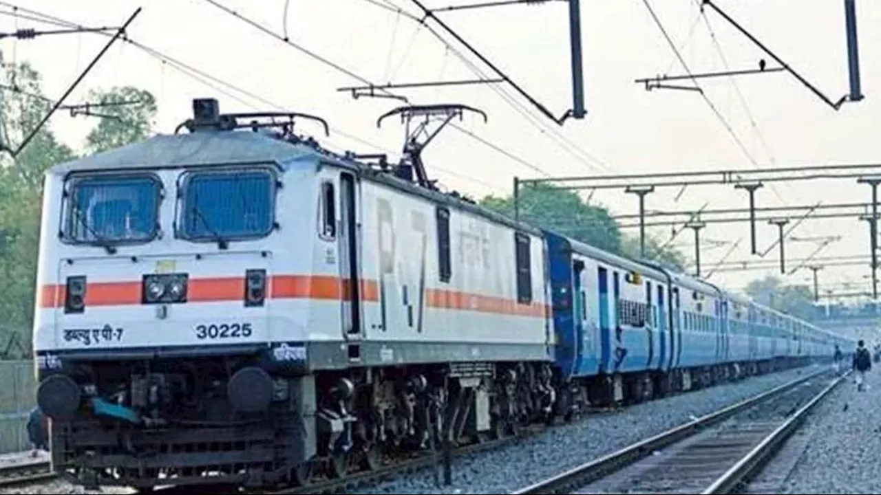 Indian Railways: गर्मी के सीजन में टिकटों की मारामारी! इन रूट्स पर रेलवे चला रहा है समर स्पेशल ट्रेनें, देखें लिस्ट