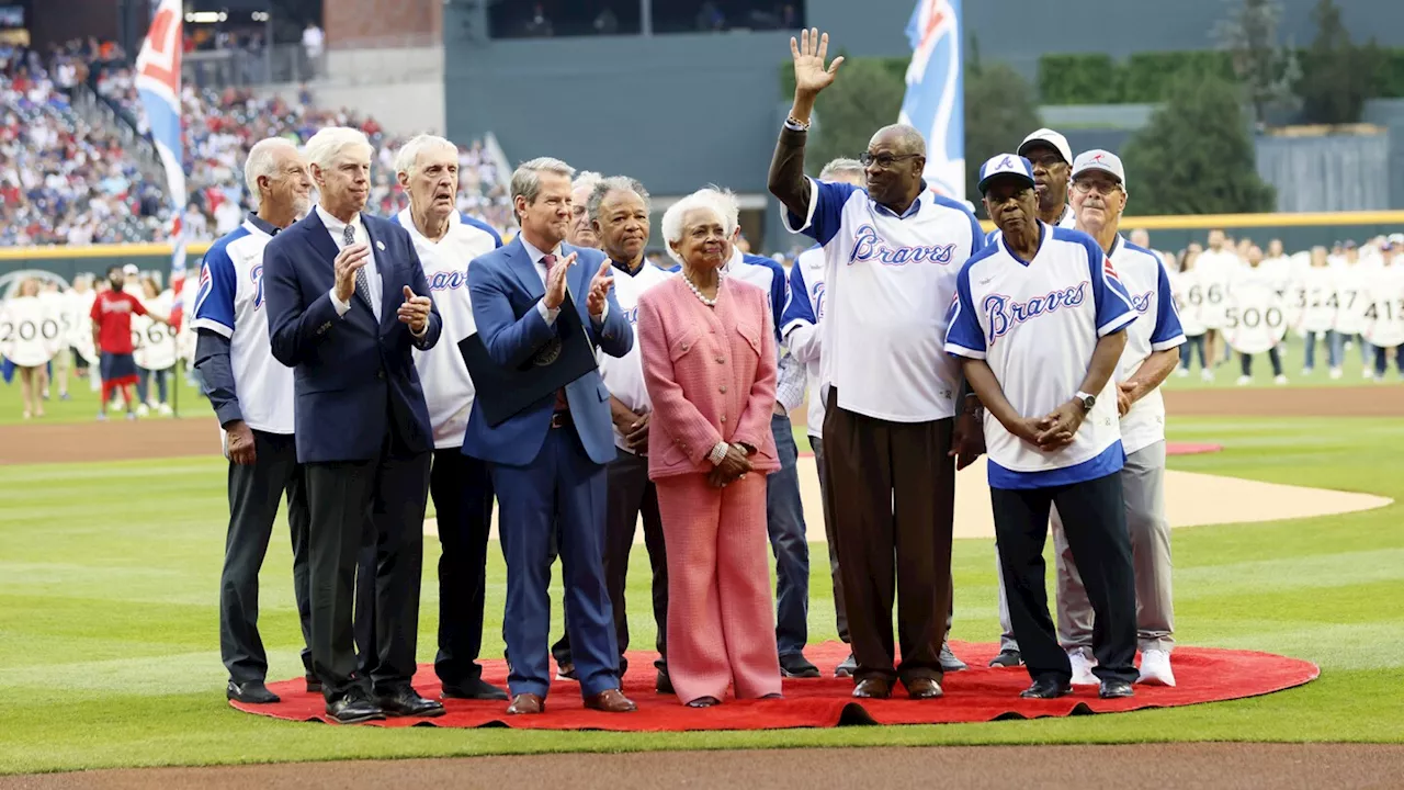 Dusty Baker wins Baseball Digest lifetime achievement award