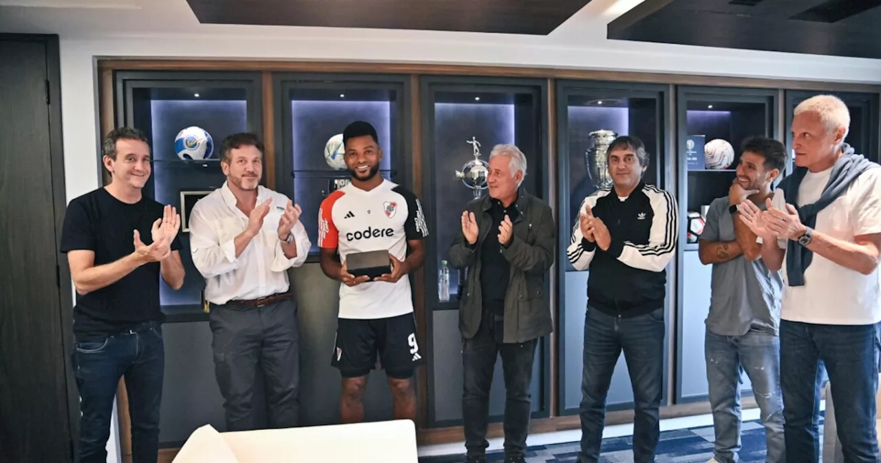 Borja recibió reconocimiento de Conmebol por la Sudamericana que jugó con Nacional